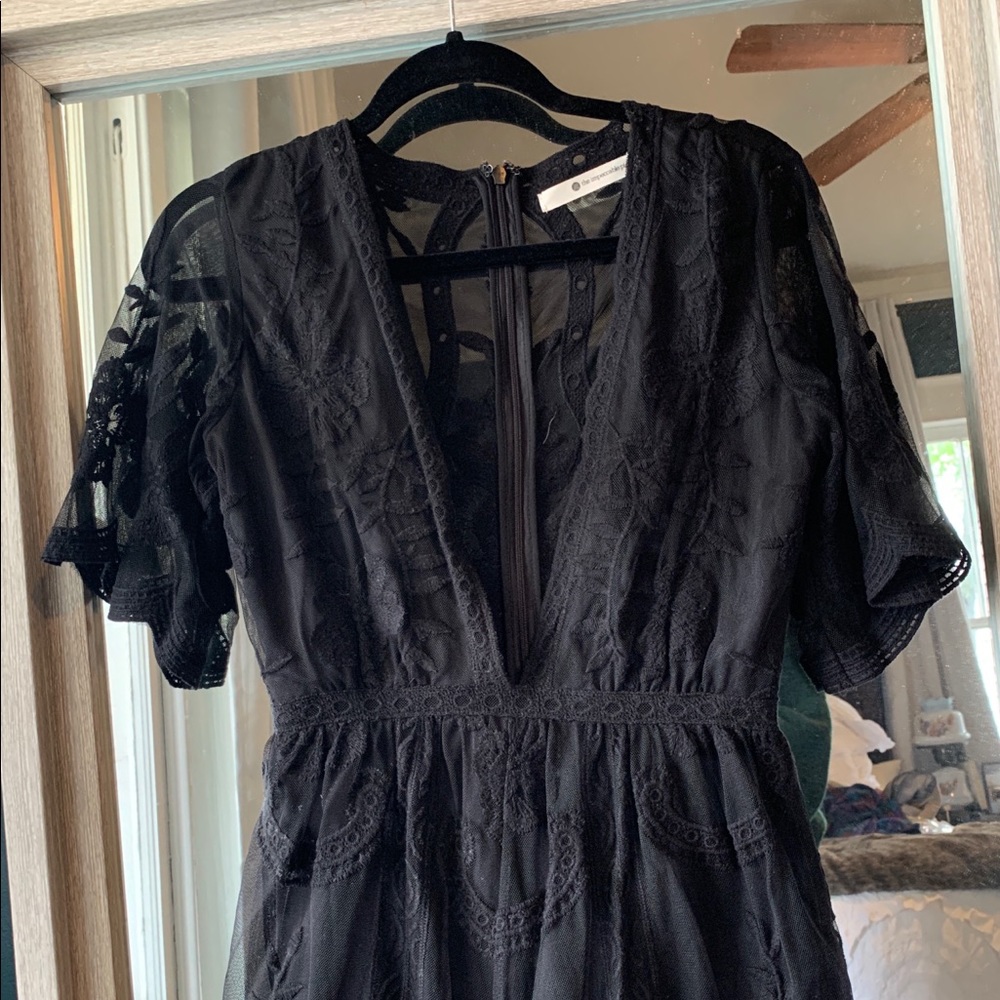 Black lace V romper